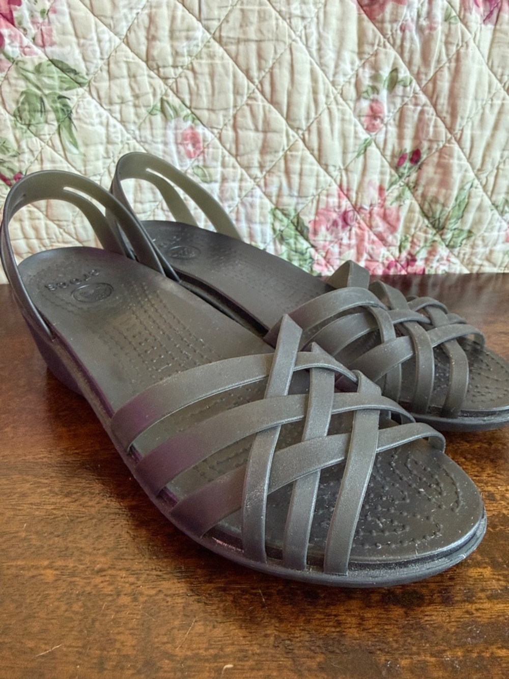 CROCS Women's Gray Woven Slingback Sandals
